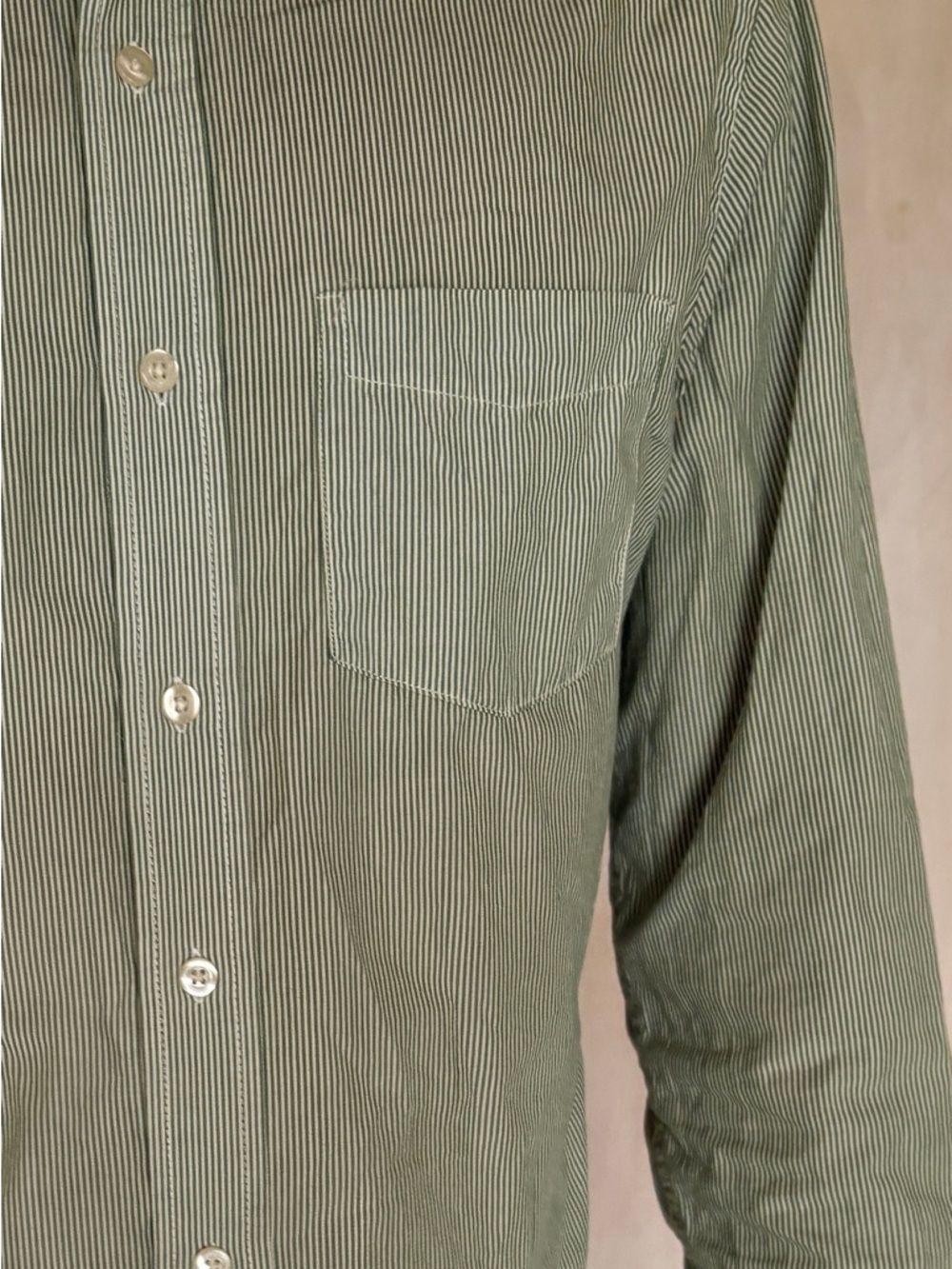 Tee in Green& Long sleeve Narrow-Strip Button-Up Shirt GEWRICLA